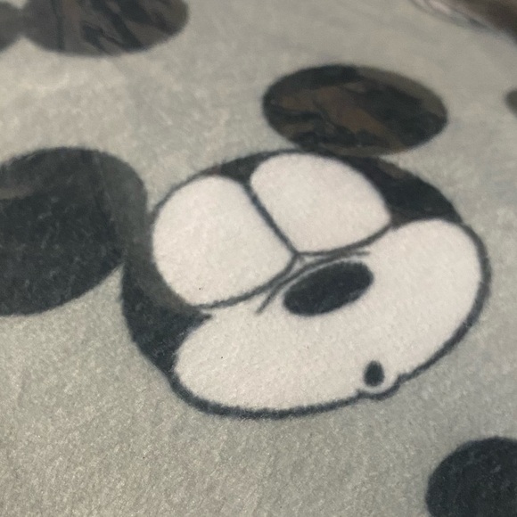 Walt Disney Mickey Mouse Gray & Black Travel Neck Pillow Airplane, Car, … - Picture 5 of 6